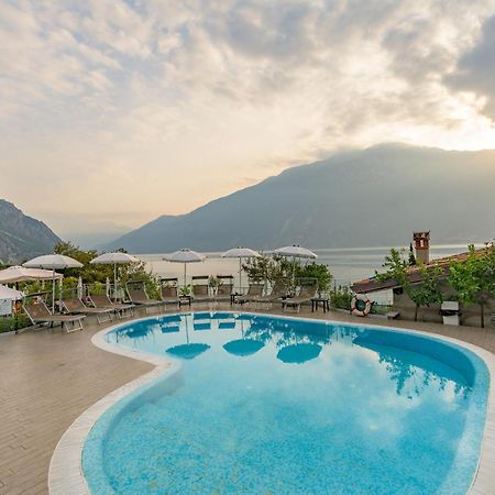 Garda Suite Hotel (Adults Only) Лімоне-суль-Гарда Екстер'єр фото