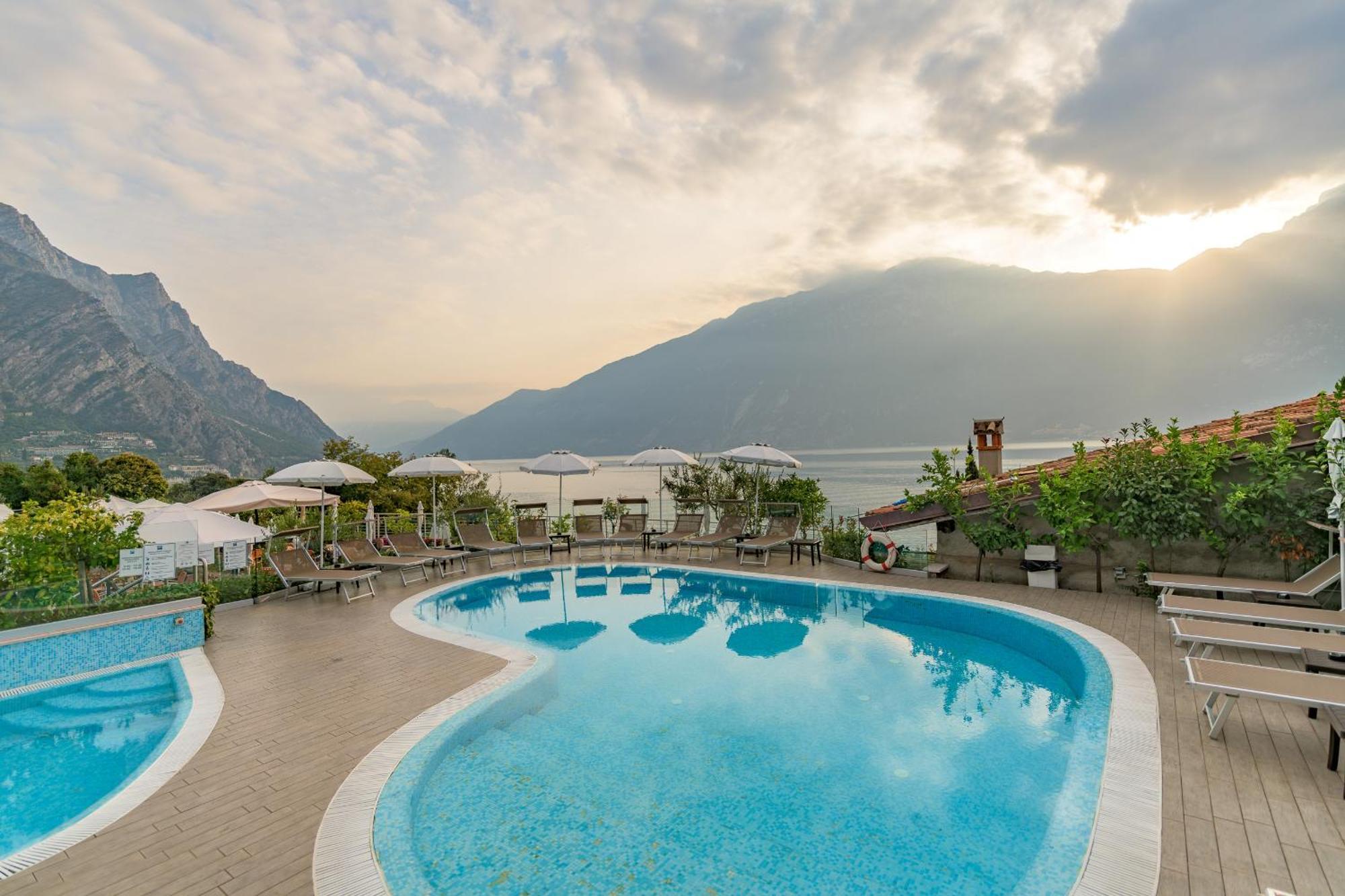 Garda Suite Hotel (Adults Only) Лімоне-суль-Гарда Екстер'єр фото
